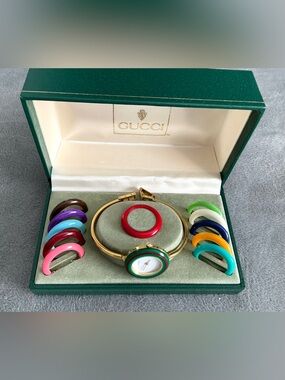 DRESSY🌟Gucci Women's Interchangeable Bangle Watch set 🔥🔥